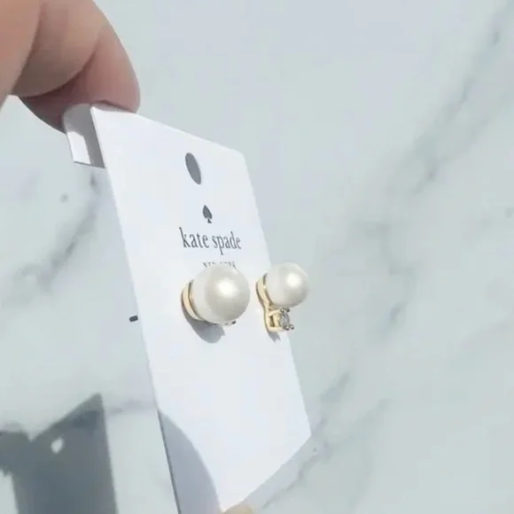 kate spade mini pearl stud 🌼 - Picture 2 of 2